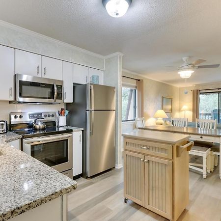 Hilton Head Condo With Balcony And Pool, Walk To Beach Hilton Head Island Eksteriør billede